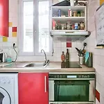 *Porte De Clichy* Apartment For 4 People