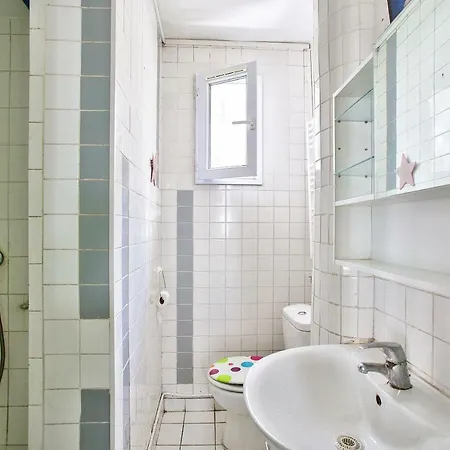 Apartment *porte De Clichy* For 4 People Paris